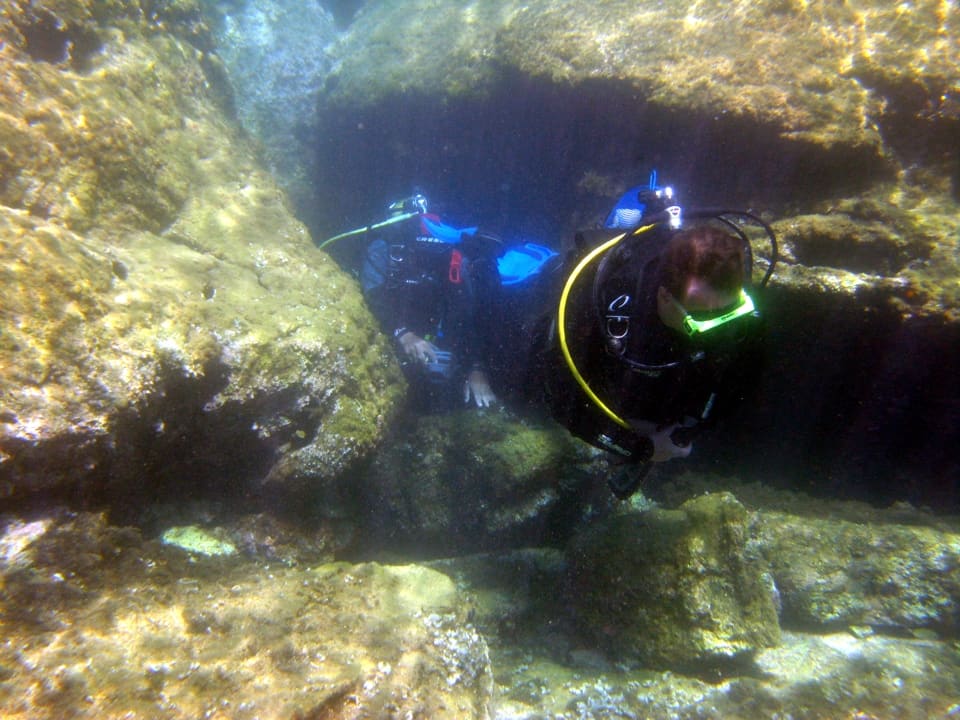 Kamil Cavern divers entry