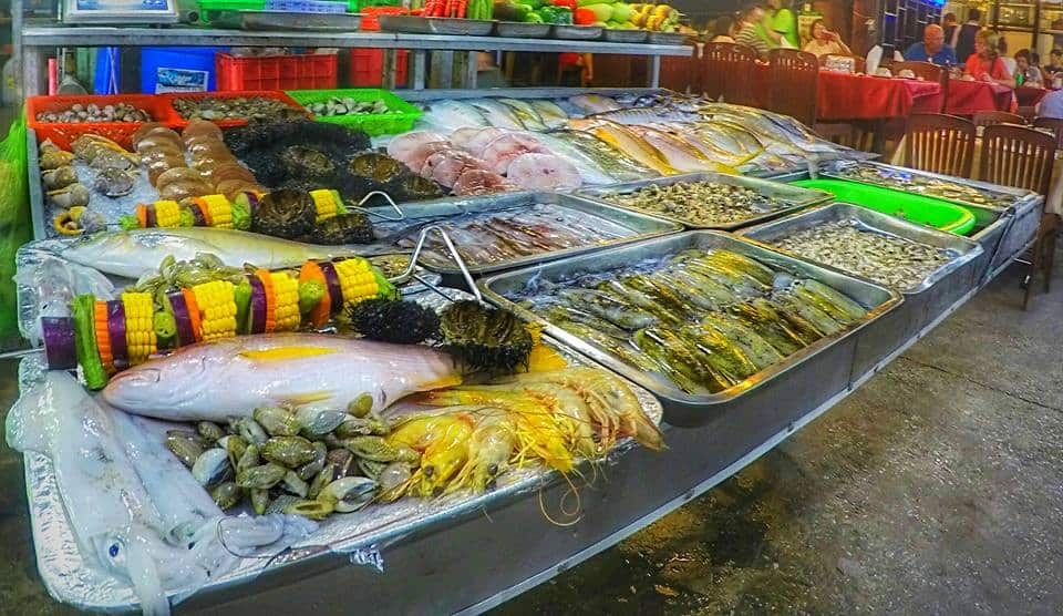 Fish at night market Duang Dong
